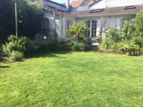 Maisonnette à l étang
